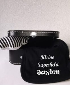 slab met Kleine superheld met naam